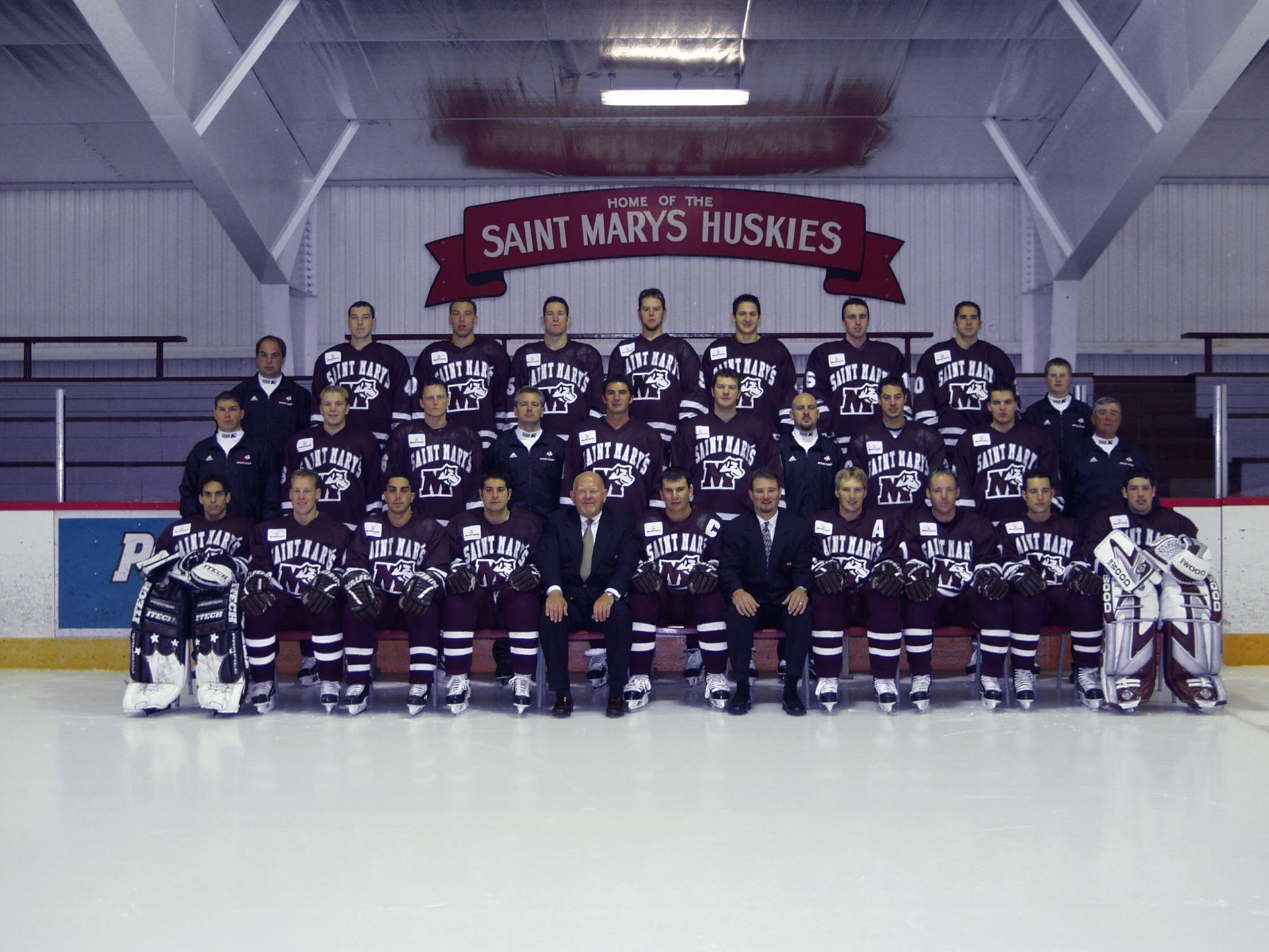 2002 Huskies Men's Hockey team